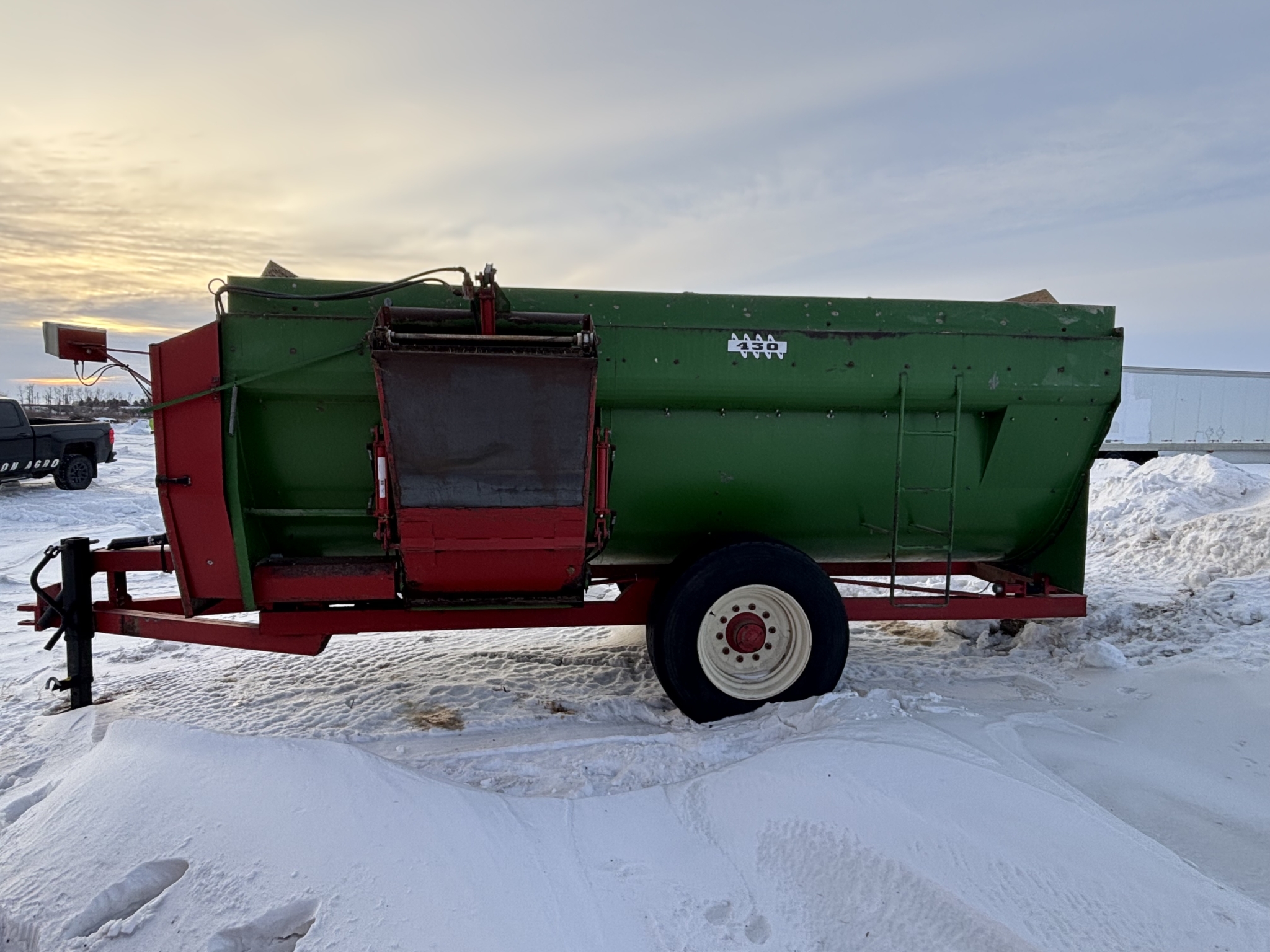 Farm Aid 430 Mixer Wagon