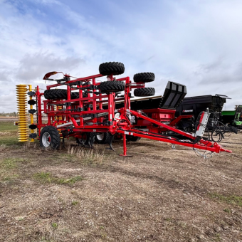 Pottinger TERRIA 6040 4 row trailed stubble cultivator