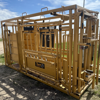 used tuff livestock squeeze chute